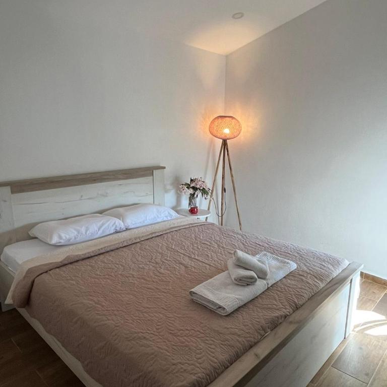 Demiri Rr - One-Bedroom Apartment - 4