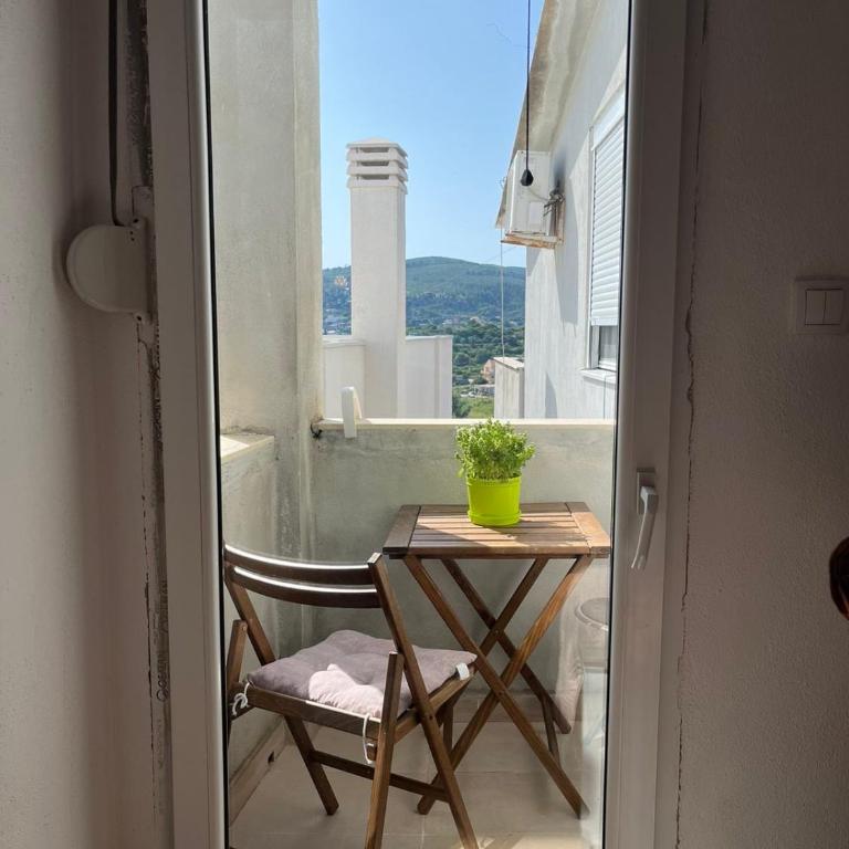 Demiri Rr - One-Bedroom Apartment - 10