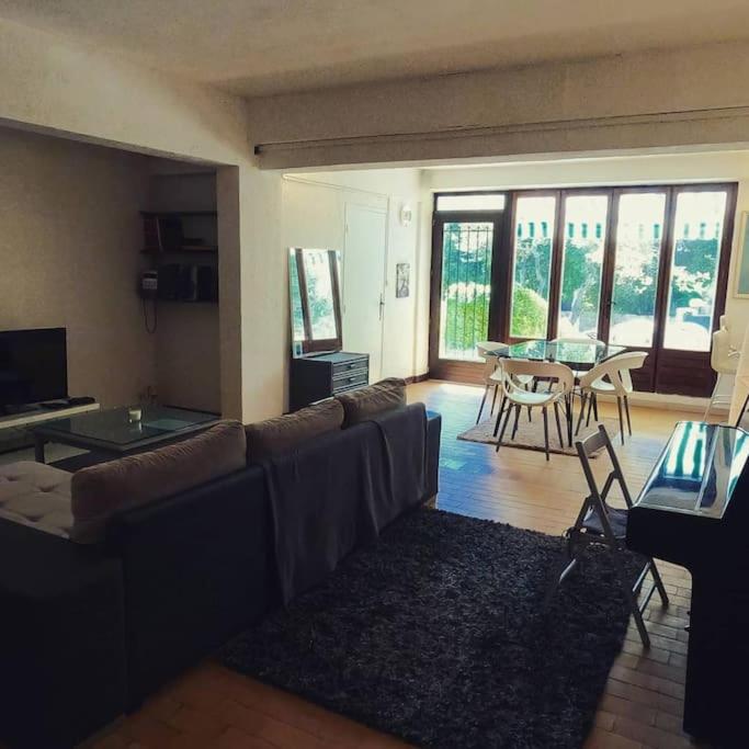 Charmant Rez de Villa climatisé rénové, 90m2 avec parking - Apartment mit 2 Schlafzimmern - 17