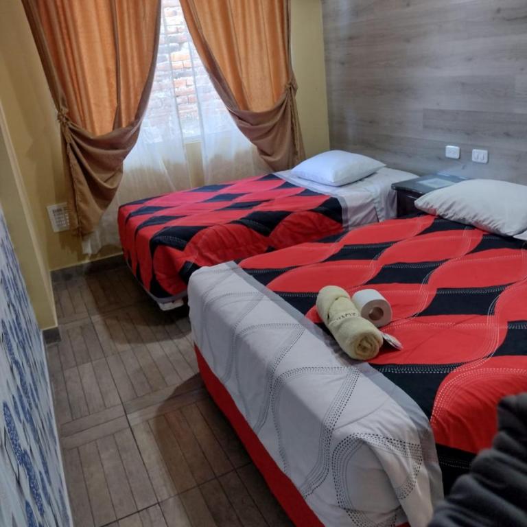 HOSPEDAJE YACUCALLE - Habitación Doble con baño privado - 3