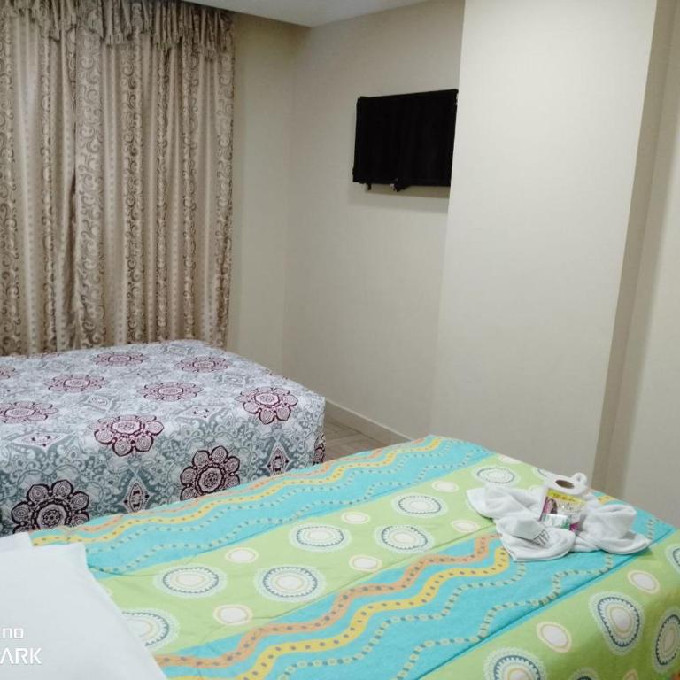 HOSPEDAJE YACUCALLE - Habitación Doble con baño privado - 5