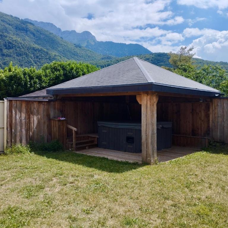 Villa Armonia, piscine chauffée, jacuzzi et jardin à 5mn du lac d Annecy - Villa avec Piscine Privée - 19