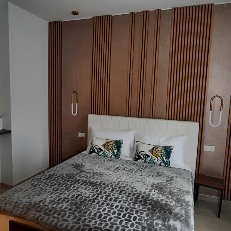 Suite House 5 Terre - Camera King Deluxe - 4