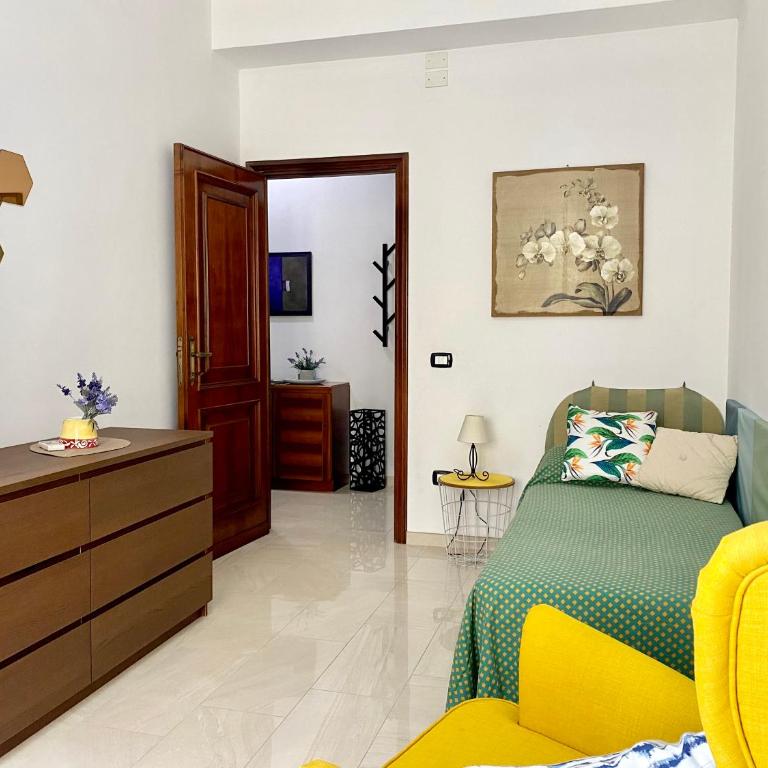 Nonnu Miu Apartment - Free Parking - 10min Car Poetto - Four-Bedroom Apartment with Balcony - 11