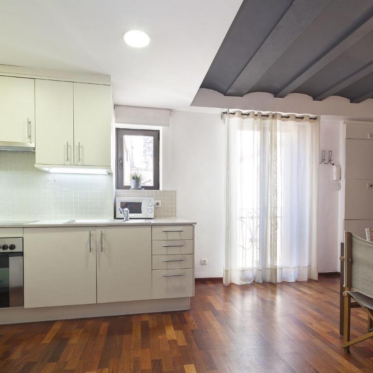 Inside Barcelona Apartments Esparteria - Two-Bedroom Apartment - 2