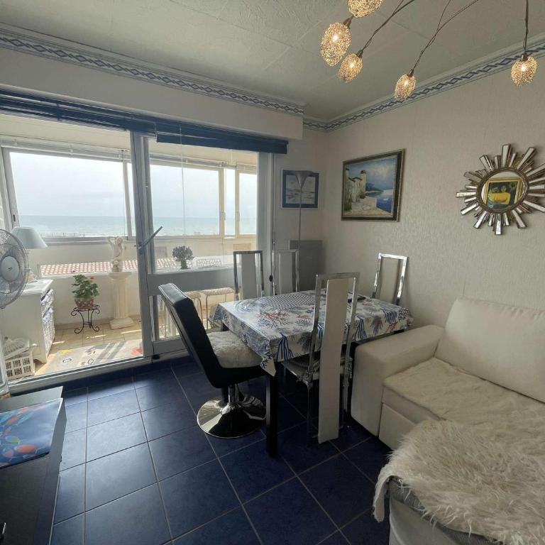 Appartement 2 pièces, 4 couchages, balcon, parking privé, proche plage - FR-1-224C-274 - Appartamento - 4