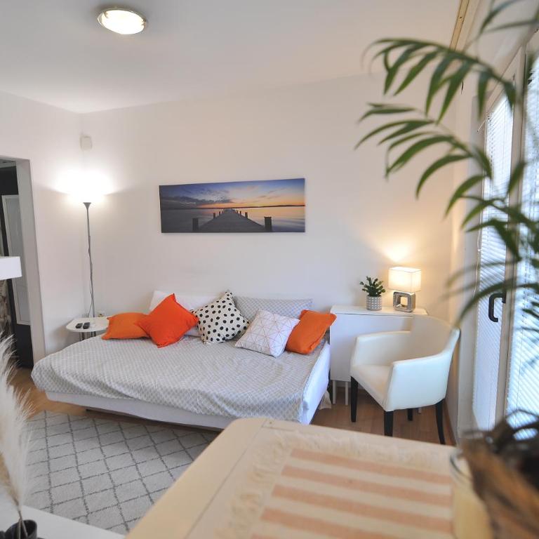 Charming studio near downtown - Studio - 13