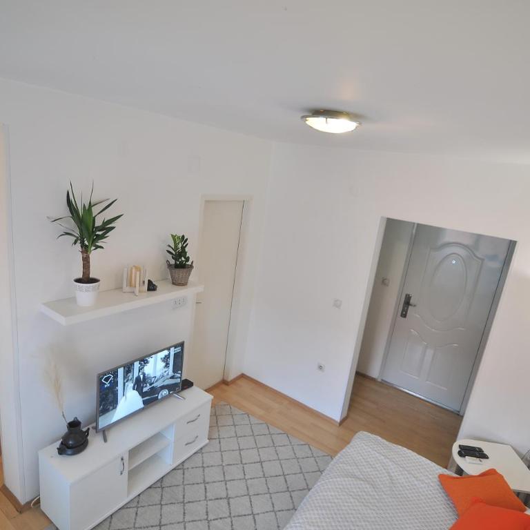 Charming studio near downtown - Studio - 11