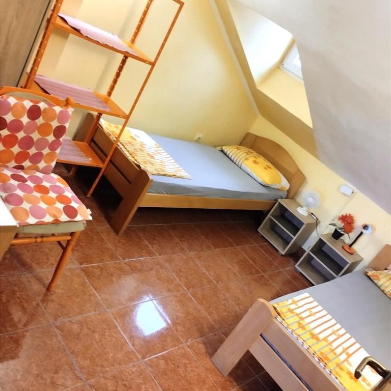 Apartment Sandra - Three-Bedroom Apartment - 7