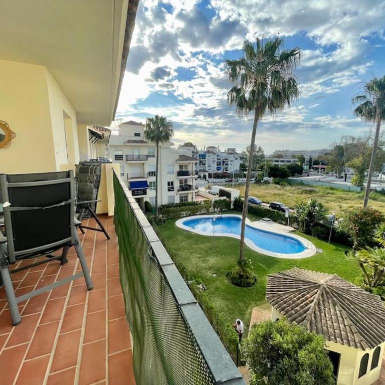 Moderno Apartamento con terraza y vista al mar a 5 min Pto. Banús - Apartamento de 2 dormitorios - 2