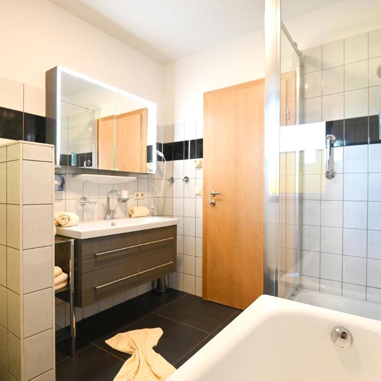 Apartmenthaus Sonnenhang - Apartment mit Balkon - 11