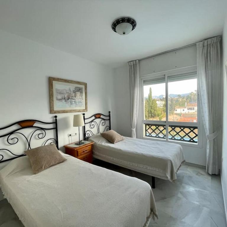Moderno Apartamento con terraza y vista al mar a 5 min Pto. Banús - Apartamento de 2 dormitorios - 6