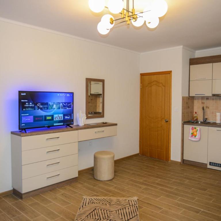 SUNLIGHT - Family Room with Balcony - 5