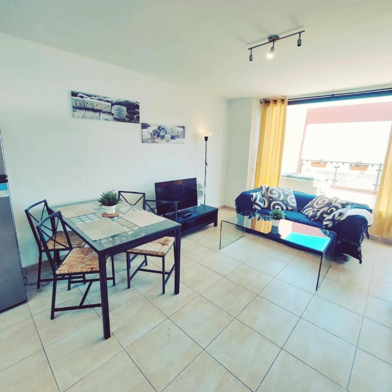 Casa Bella Vista - pool - WiFi - Three-Bedroom House - 14