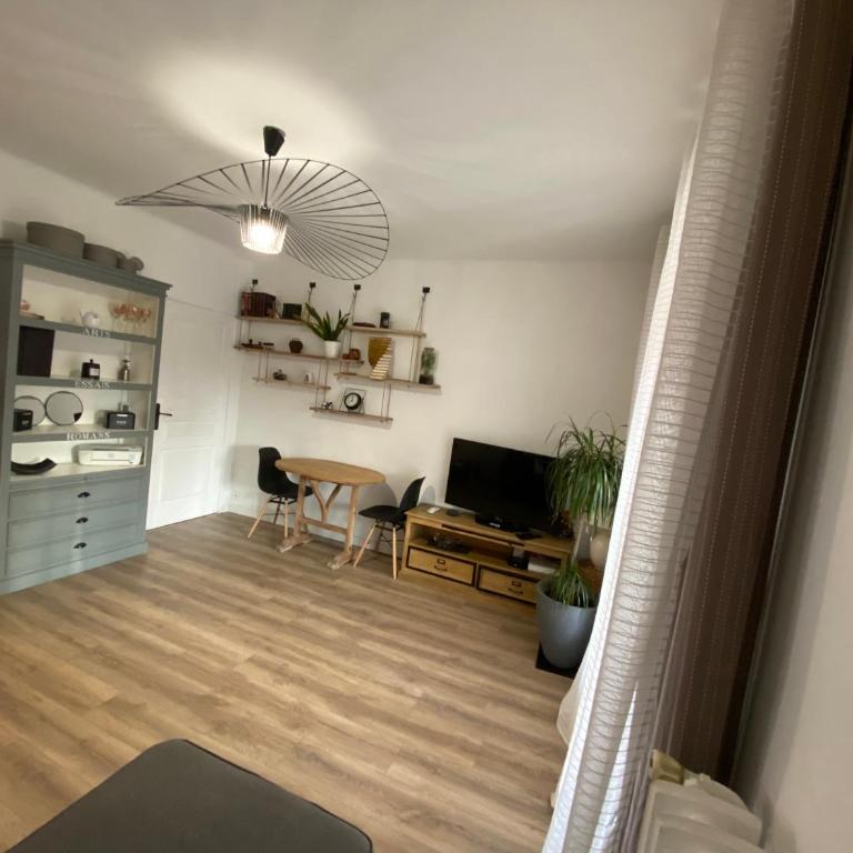 Le Lola charment T3 à 10 minutes à pied de la plage. - Appartement 2 Chambres - 8