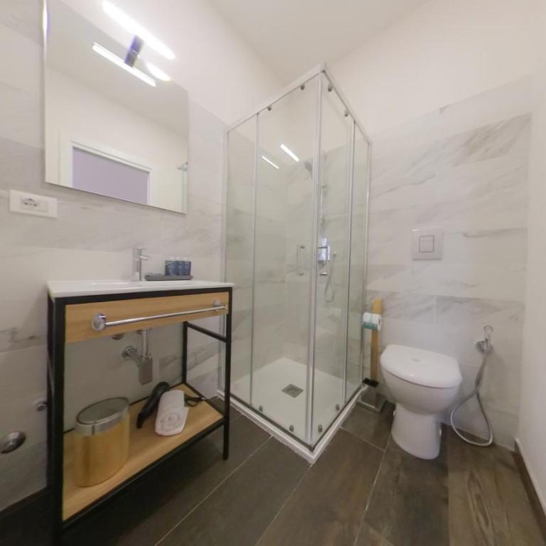 RUDINI' CHARMING ROOM - Standard King Room - 16