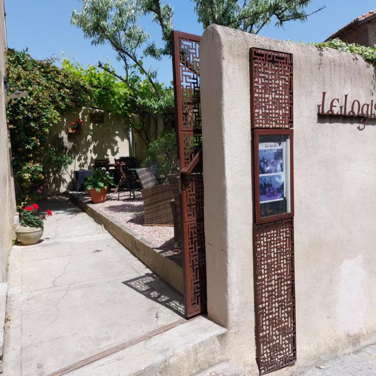 Le Logis des Remparts à l'intérieur de la Cité médiévale, Jardin privé, Parking inclus - Ferienhaus - 5