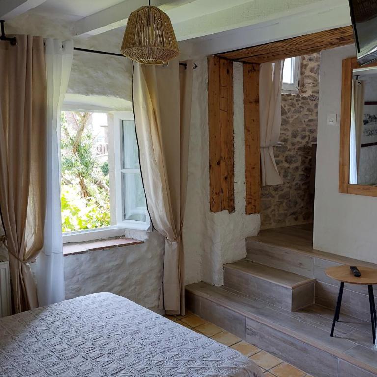 Le Logis des Remparts à l'intérieur de la Cité médiévale, Jardin privé, Parking inclus - Ferienhaus - 14