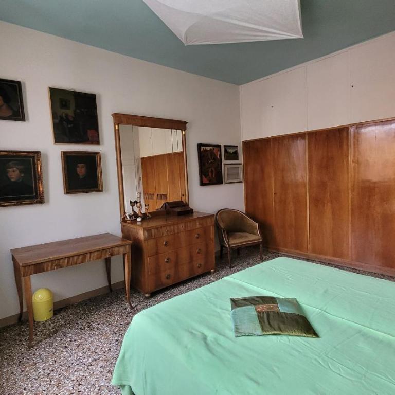 Casa Calle Renier - Camera Matrimoniale/Doppia con Letti Singoli con Bagno in Comune - 4
