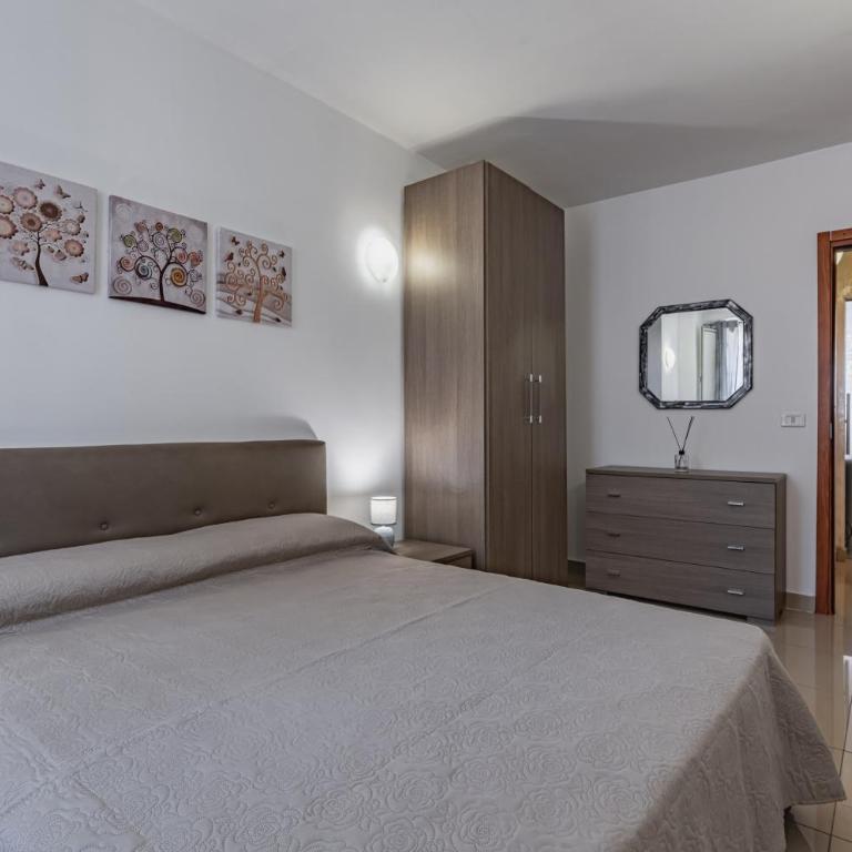 GuestHost - Catania Comfy & Central Apartment x3! - One-Bedroom Apartment - 4