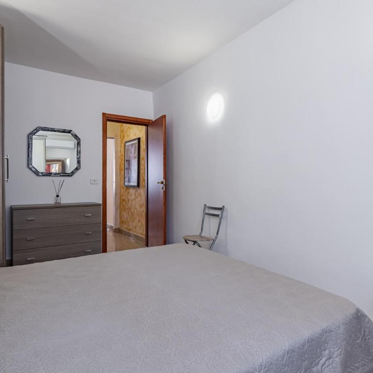 GuestHost - Catania Comfy & Central Apartment x3! - One-Bedroom Apartment - 12