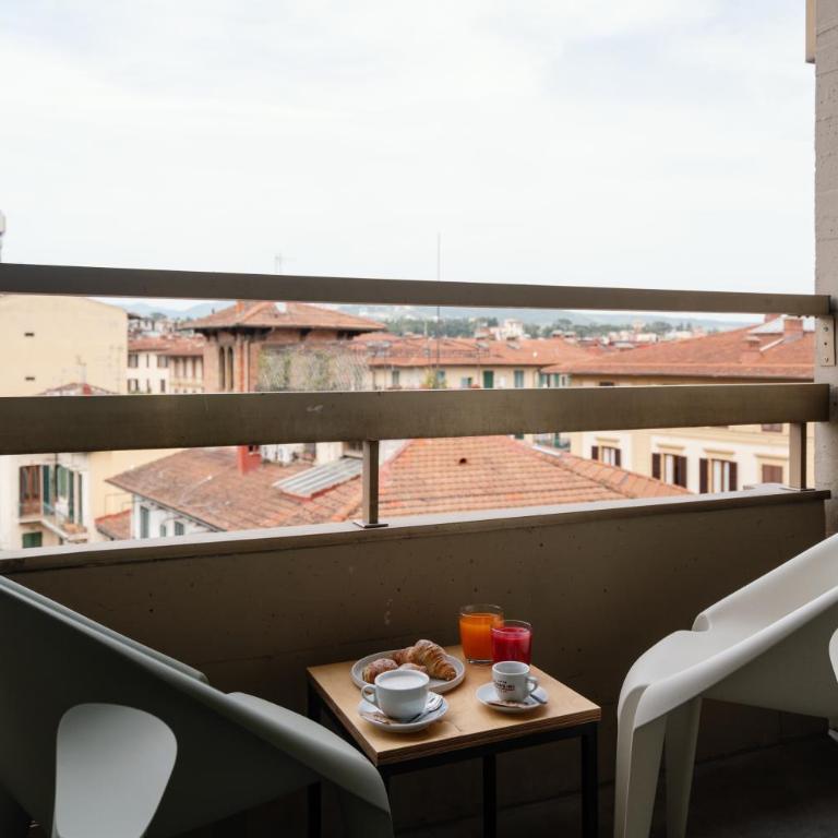 'RE-Dama Hostel - Camera Matrimoniale con Terrazza - 5