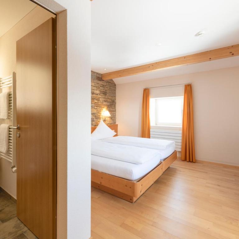 Berghotel Trübsee - Accessible Only by Cable Car - Standard Doppelzimmer - 3