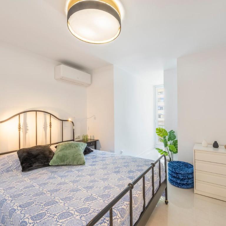 Front line beach in Marbella - Apartment - 16