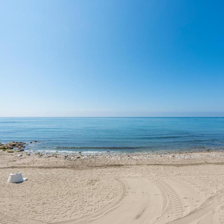 Front line beach in Marbella - Apartment - 6