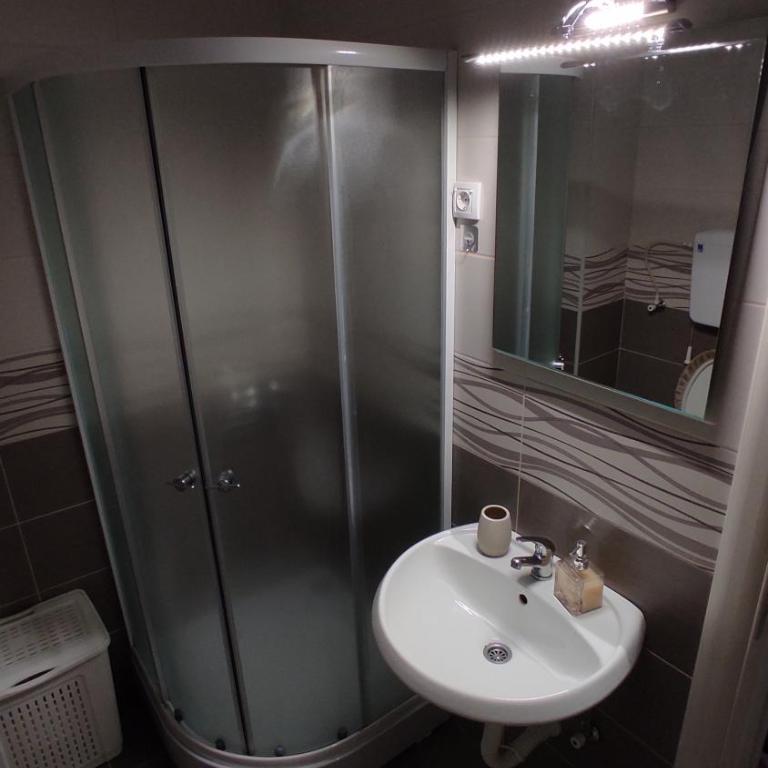 Studio 13 - One-Bedroom Apartment - 6