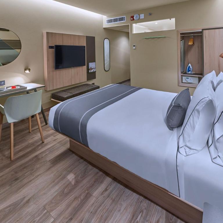 City Express Plus by Marriott Tijuana - Queen Room - 5