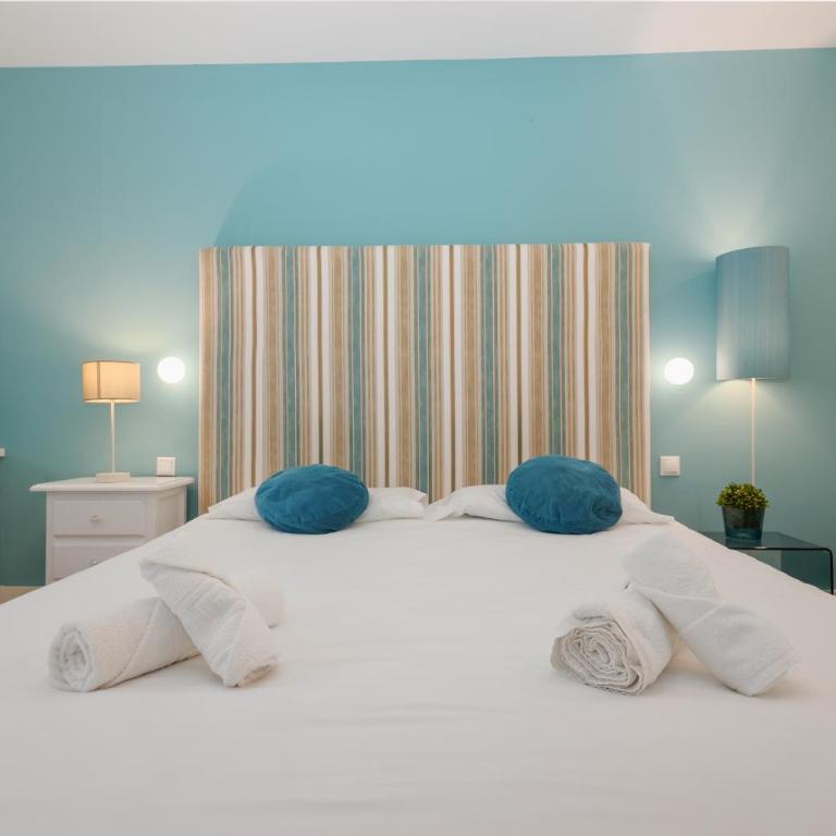Apartment with stunning sea views, Puerto Banús - Two-Bedroom Apartment - 24
