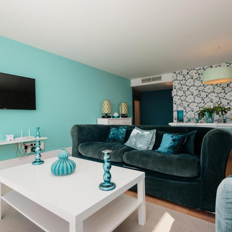 Apartment with stunning sea views, Puerto Banús - Two-Bedroom Apartment - 16