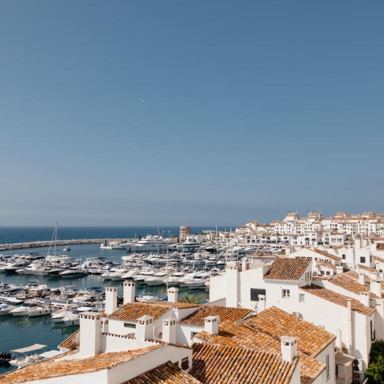 Apartment with stunning sea views, Puerto Banús - Two-Bedroom Apartment - 14