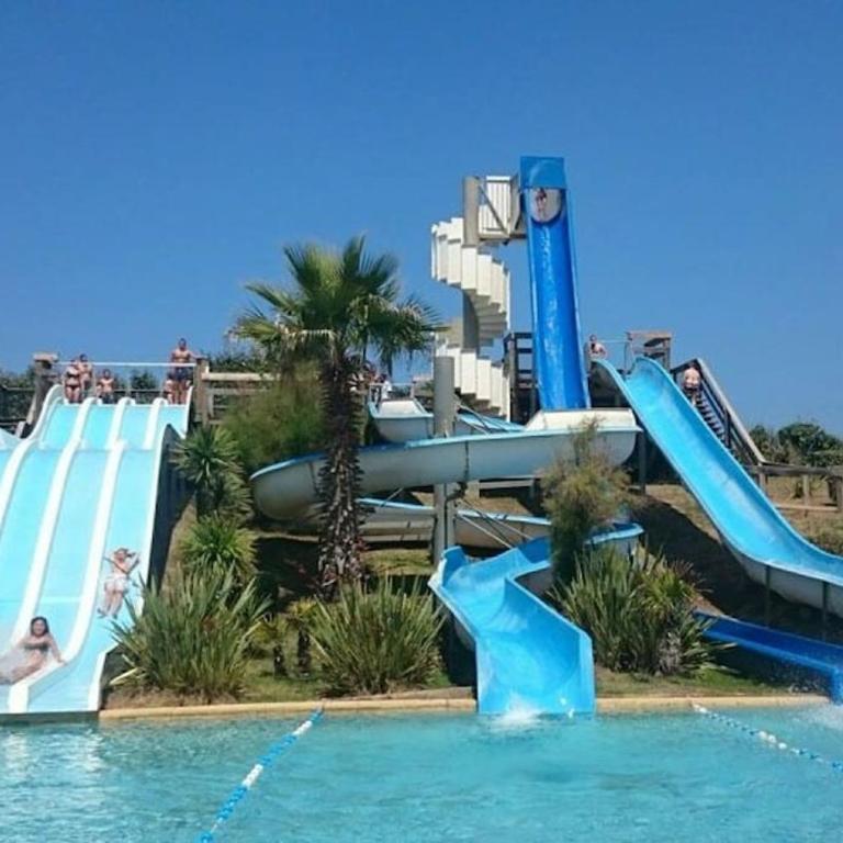 * Jolie villa patio près de la plage des Bourdaines * - Appartement 2 Chambres - 58