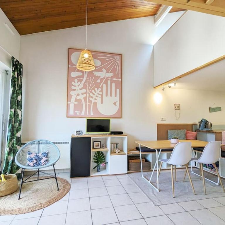 * Jolie villa patio près de la plage des Bourdaines * - Appartement 2 Chambres - 4