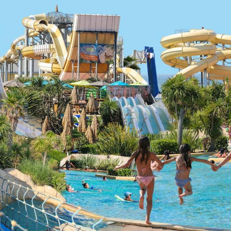 * Jolie villa patio près de la plage des Bourdaines * - Appartement 2 Chambres - 57