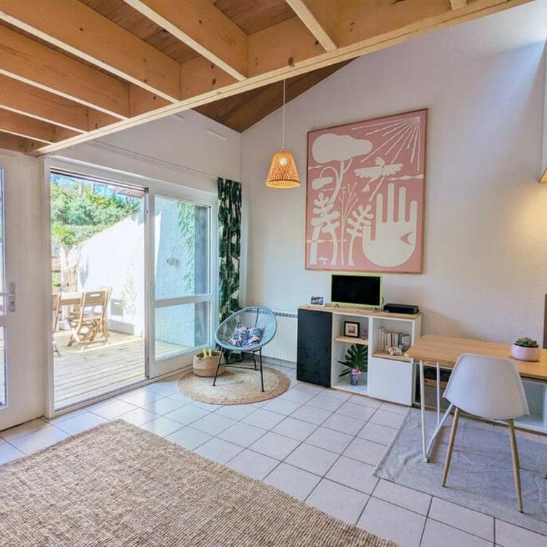 * Jolie villa patio près de la plage des Bourdaines * - Appartement 2 Chambres - 3
