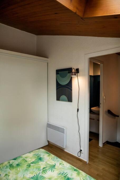 * Jolie villa patio près de la plage des Bourdaines * - Appartement 2 Chambres - 19