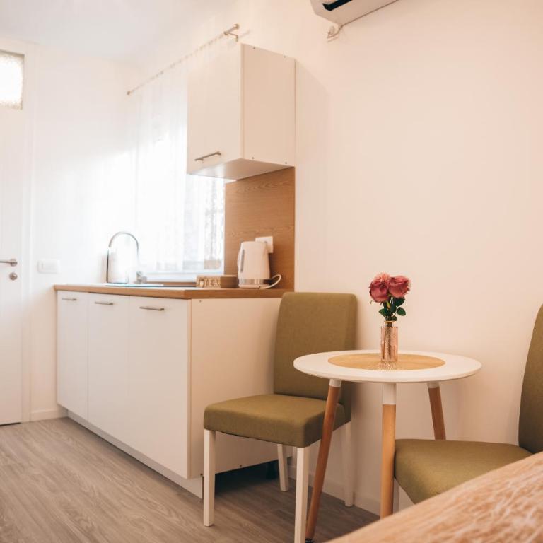 Elegant Studio Apartments Lasta - Deluxe Studio - 5