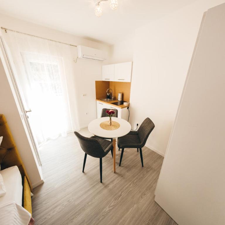 Elegant Studio Apartments Lasta - Deluxe Studio - 10