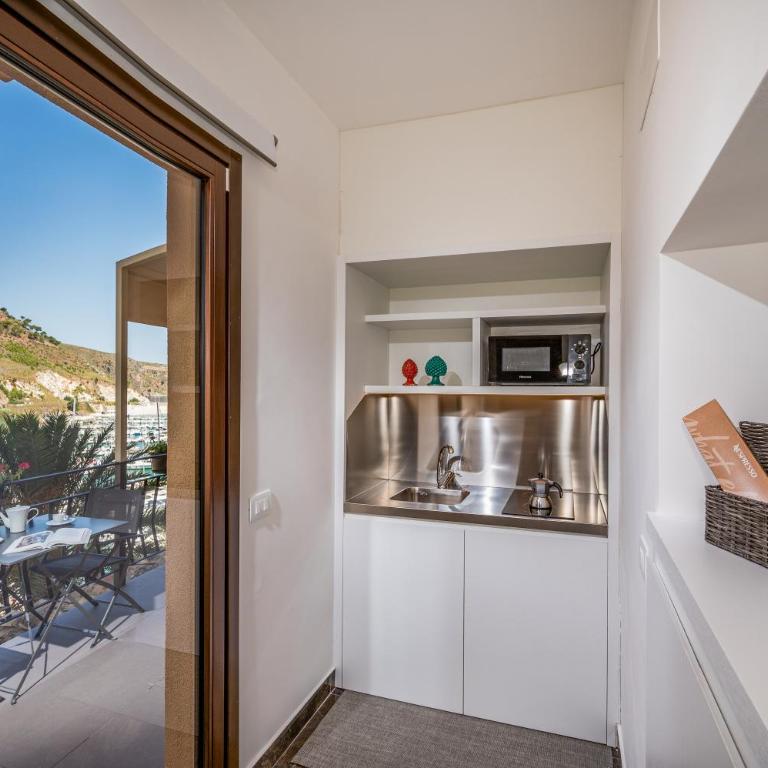 Suite Altamarea "Sea View Studios" - Suite King con Vista Mare - 7