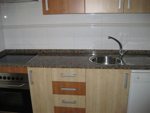 PISO CON VISTAS CERCA FERIA 4 DORM 2 BAÑOS, AIRE ACOND. GARAJE - Apartamento - 17