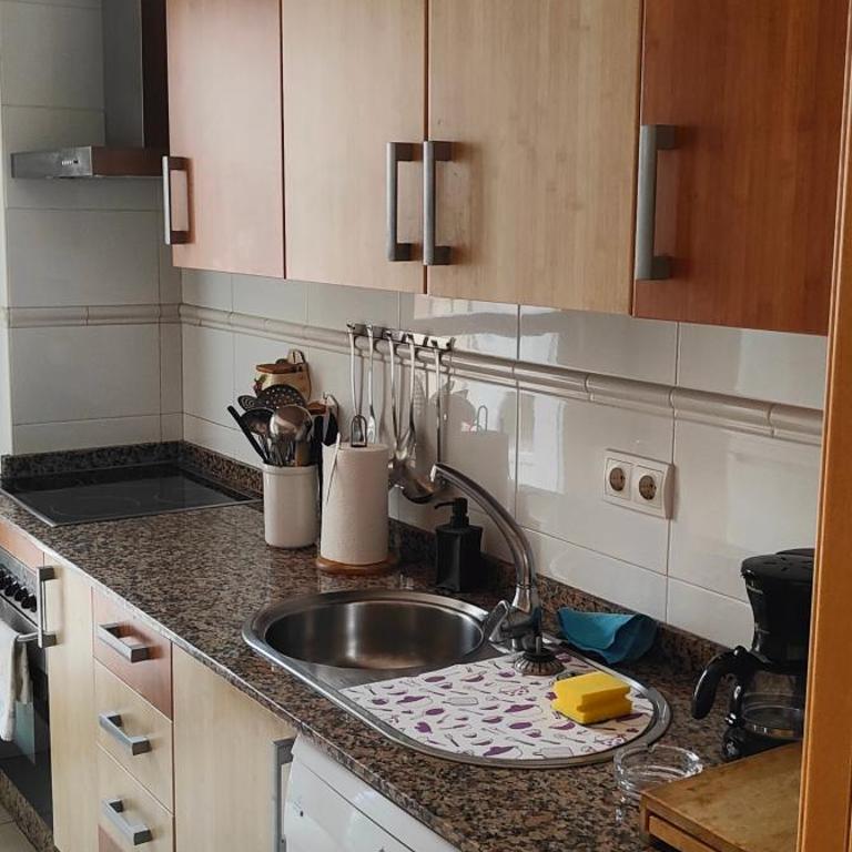 PISO CON VISTAS CERCA FERIA 4 DORM 2 BAÑOS, AIRE ACOND. GARAJE - Apartamento - 23
