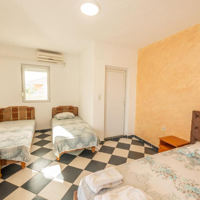 Apartmani Medovic - Komfor Četvorokrevetna Soba - 4