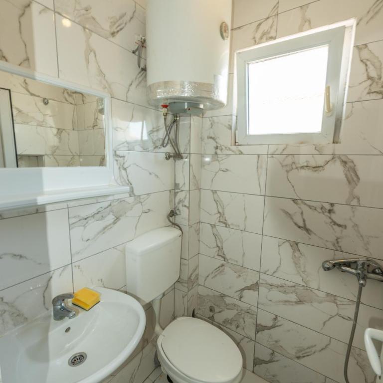 Apartmani Medovic - Osnovna Trokrevetna Soba - 1