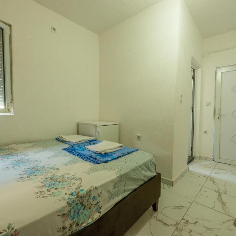 Apartmani Medovic - Osnovna Trokrevetna Soba - 2
