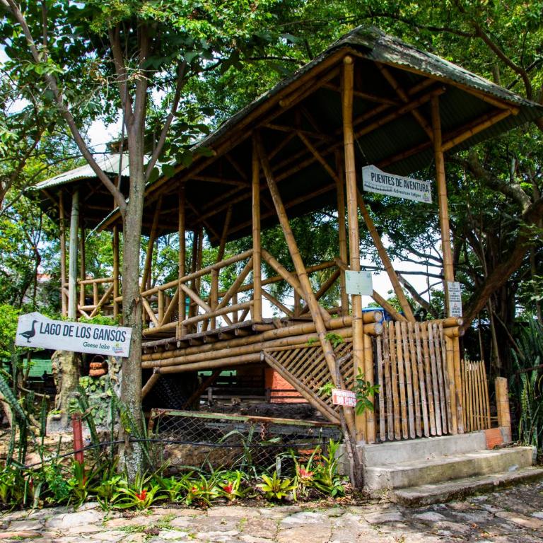 CABAÑA FAMILIAR en EcoparqueChinauta, PISCINA, GRANJA, JUEGOS, PESCA, RESTAURANTE - Villa de 2 dormitorios - 6