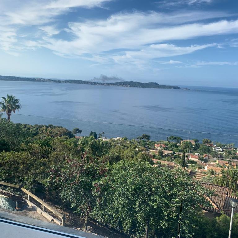 VILLA L'OISEAU BLEU 220m2 VUE MER 180, GIENS & Porquerolles - Studio - Villa - 19
