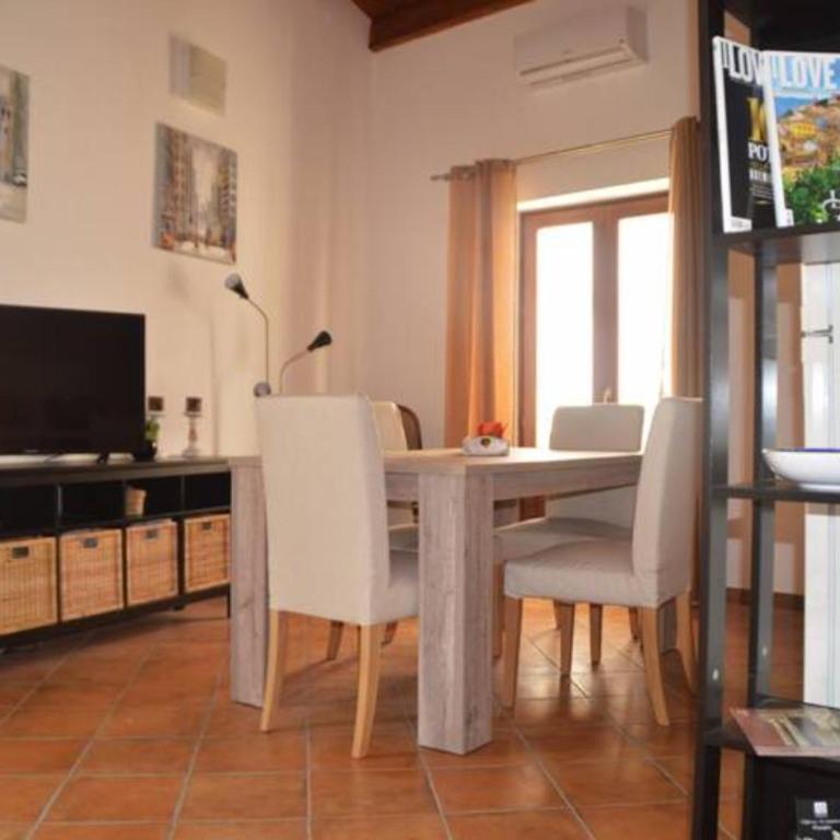 Vecchio Cortile Home Holidays - Appartamento con 1 Camera da Letto - 4